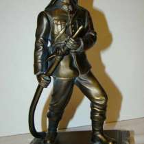 Скульптура статуэтка бронзовая Пожарный Огнеборец (K711), в Москве