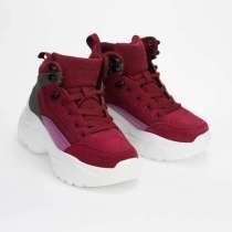 Кроссовки, в Москве