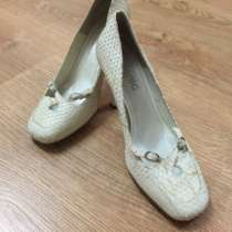 Светлые туфли из нат кожи р-р 37-38, в Москве