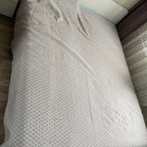 Продается 2х спальная кровать, в Новосибирске