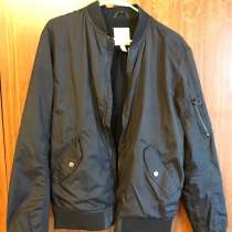 H&M куртка бомбер мужская размер S ветровка, в Екатеринбурге