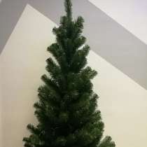 Ель искусственная, в Москве