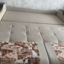 Диван, в Омске