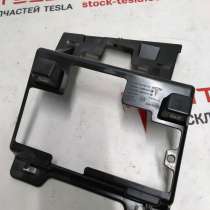 З/ч Тесла. Кронштейн опорный основного монитора Tesla model, в Москве
