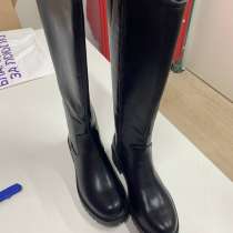 Новые сапоги &laquo;трубы&raquo;, в Москве