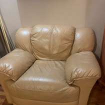 Комплект: диван и два кресла, в Калининграде