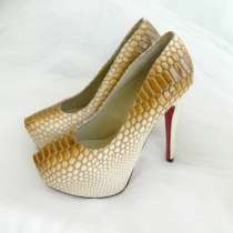 Туфли с имитацией кожи рептилии, 38/245 Christian Louboutin, в Барнауле