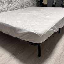 Продаю кровать с матрасом, в Санкт-Петербурге