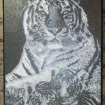 Тигрица с тигрятами из гвоздей, в Курске