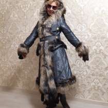 Шикарное пальто с мехом чернобурки, в Москве