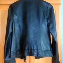 Куртка кожанка чёрная(осень-весна), в Санкт-Петербурге