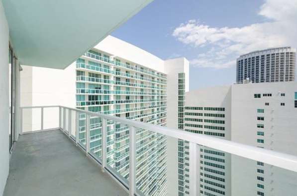 Квартира в Майами с видом на залив в фото 17