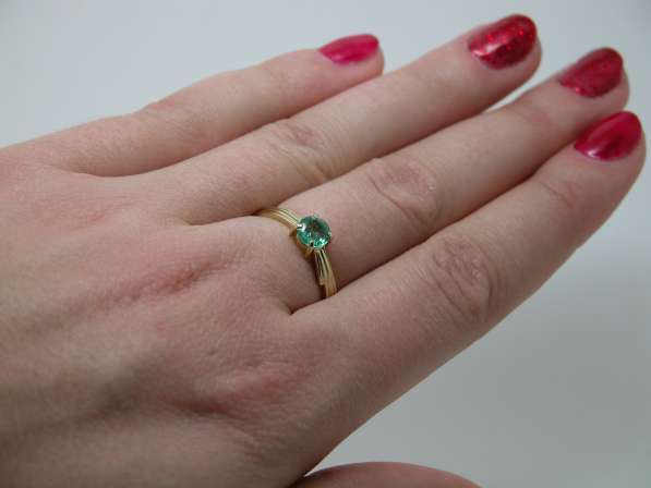 Золотое кольцо с Изумрудом Ф 5.5 мм. в Москве фото 3
