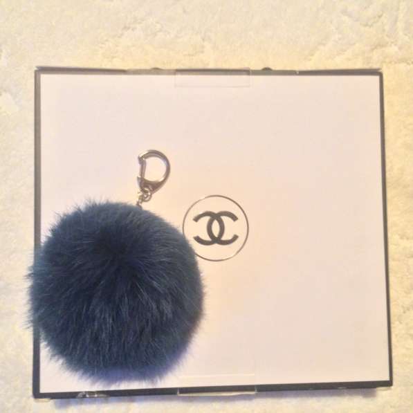 Платок Chanel и брелок в подарок в Санкт-Петербурге фото 3