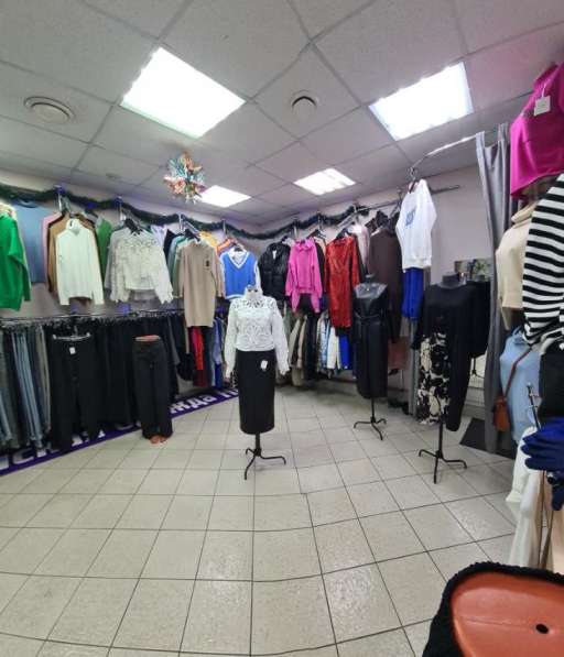 Продается готовый бизнес - магазин женской и детской одежды! в фото 3