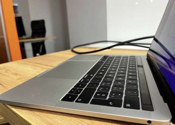 Ноутбук Apple MacBook Pro 13” 2019 Silver в Москве фото 8