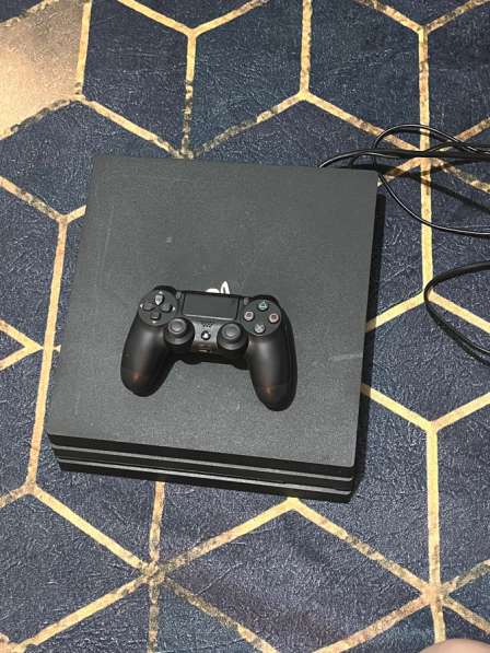 Продается приставка Sony PlayStation 4 Pro в Ангарске фото 3