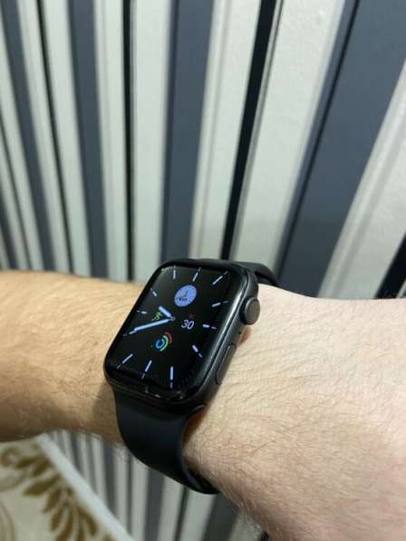 Apple Watch 5, 44mm