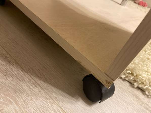 Прикроватный подкатной столик в Перми фото 6