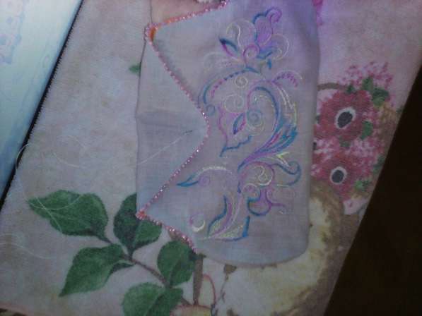 Оформление вышивкой одежды в фото 20