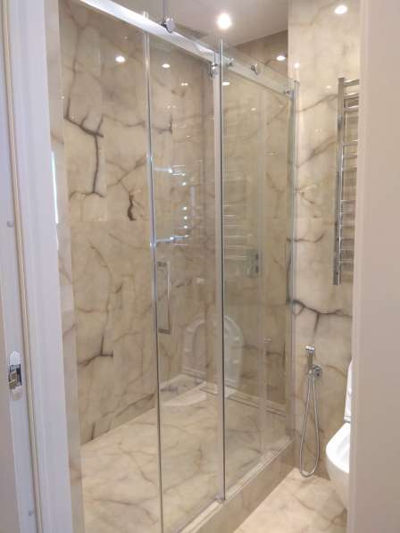 Требуется бригада на монтаж 15 душевых кабин