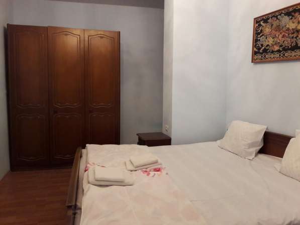 Тбилиси-посуточно 4 комнатная квартирa пр. Руставели в фото 27