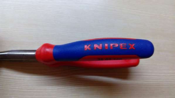 Продам круглогубцы Knipex 2502160 в Москве