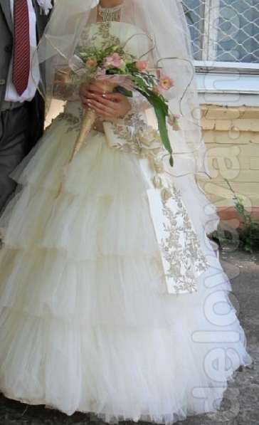 Свадебное платье! Очень красивое! Дешево!!!!!!!! в 