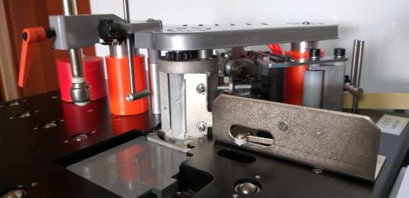 Кромочный станок KM105 -SCL- в Перми фото 22