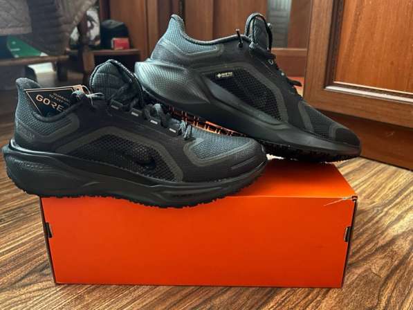 Кроссовки Nike