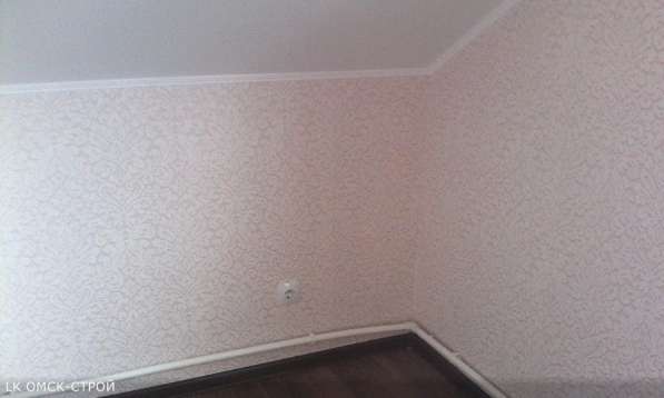 Оклеивание стен обоями в Омске фото 35