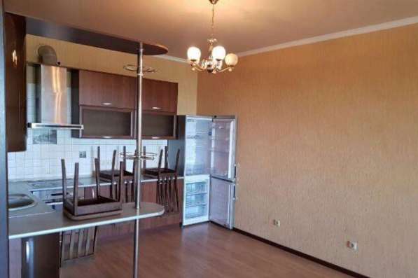 Продам трехкомнатную квартиру в Краснодар.Жилая площадь 84,60 кв.м.Этаж 5.Дом кирпичный.