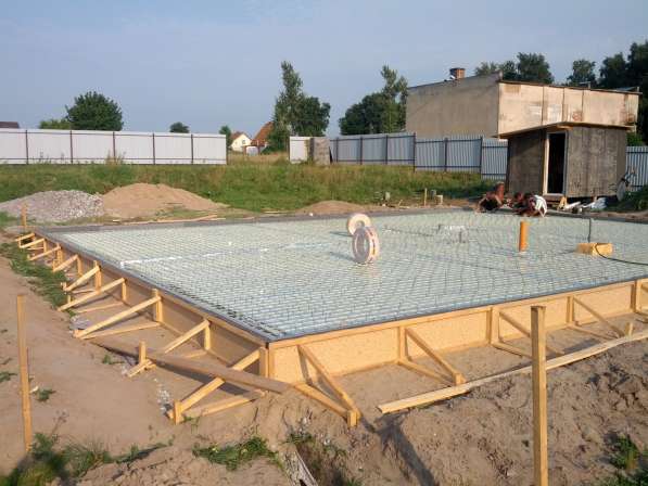 Строительство гаражей, фундамент монолитная плита, смотровая в Красноярске