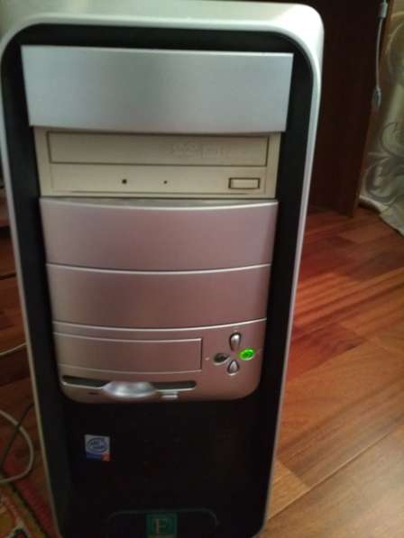 Pentium 4, 2,4 ghz, 512 мб оперативки