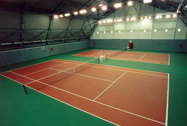 Спортивное покрытие эластичное, выравнивающее, смягчающее для теннисных кортов, детских площадок, внутренних и наружных работ. в Рязани