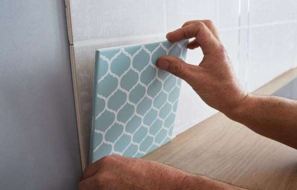 Укладка керамической плитки на стены. Новые технологии! в фото 10