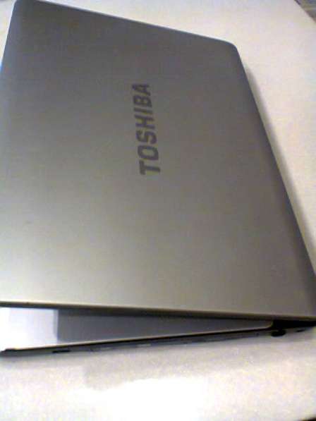 Toshiba satellite A200 A210 петля матрицы левая в Москве фото 6