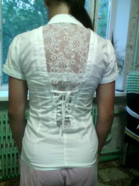 Белая блузка на девочку размер 40 + юбка + бюстгальтер в фото 5