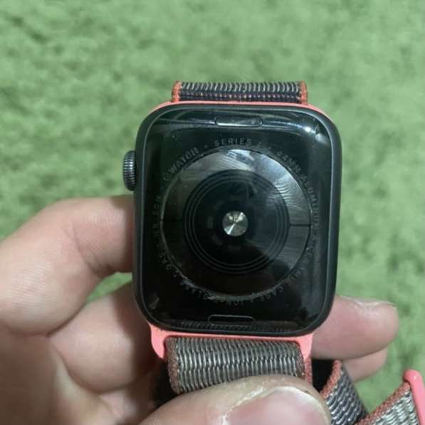 Apple Watch 4 44mm black в Петропавловск-Камчатском фото 4