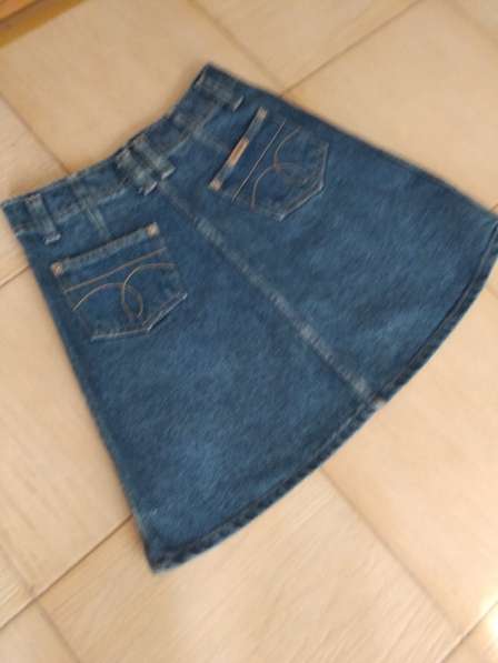 Новая джинсовая юбка-трапеция на пуговицах 30размера в Пятигорске фото 9