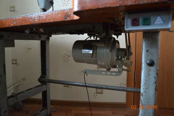 Швейная промышленная машинка б/у с мотором. в Барнауле фото 3