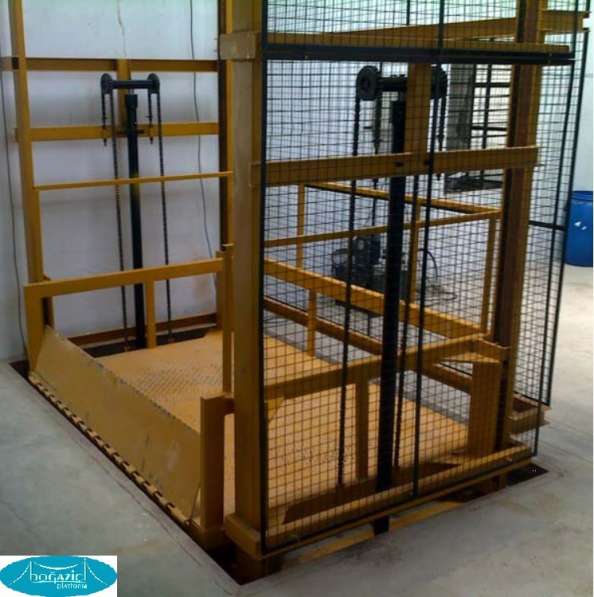 We manufacture Hydraulic Lift