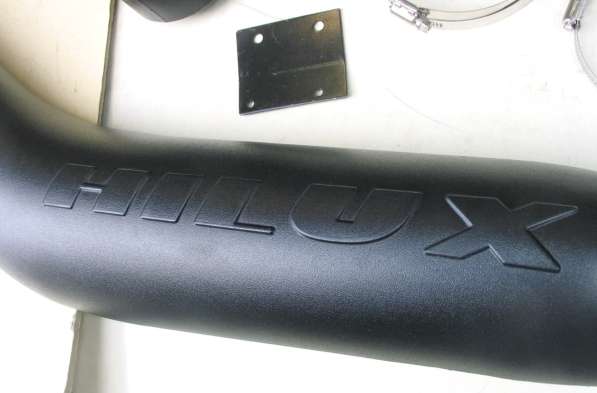 Toyota Hilux Revo 2014 шноркель V1 в фото 3