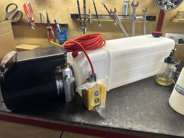 Гидравлика для снегоуборочного отвала в Санкт-Петербурге