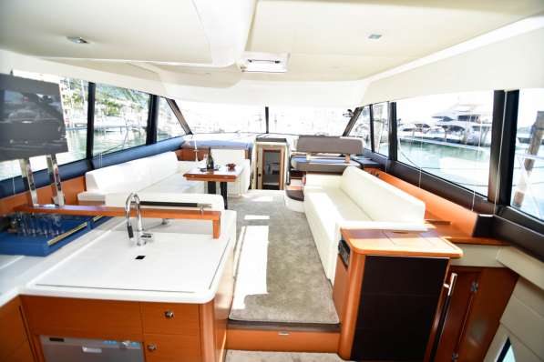 Новая Luxury яхта Prestige 550 Flybridge -58 fit в аренду в фото 3