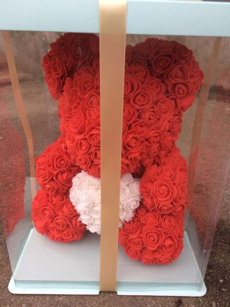 Красный мишка из роз с сердцем 40 см