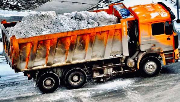 Уборка и вывоз снега. Снегоуборочные работы спецтехникой в Екатеринбурге фото 17