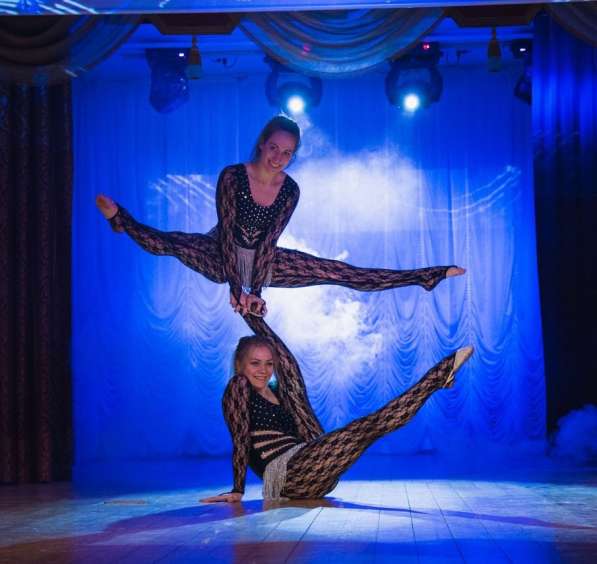 Акробатическое шоу – девушка «Каучук» и «Эквилибр» в Краснодаре фото 6