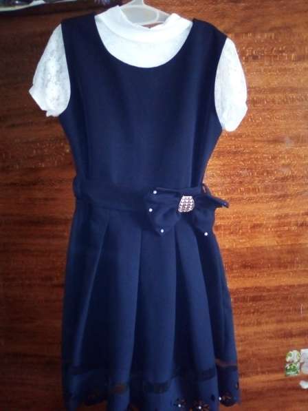 Продам школьный сарафан на 1-4 класс школьную юбку в фото 4