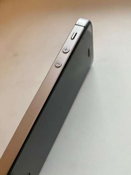 IPhone se 2017 x 32g в Москве фото 3